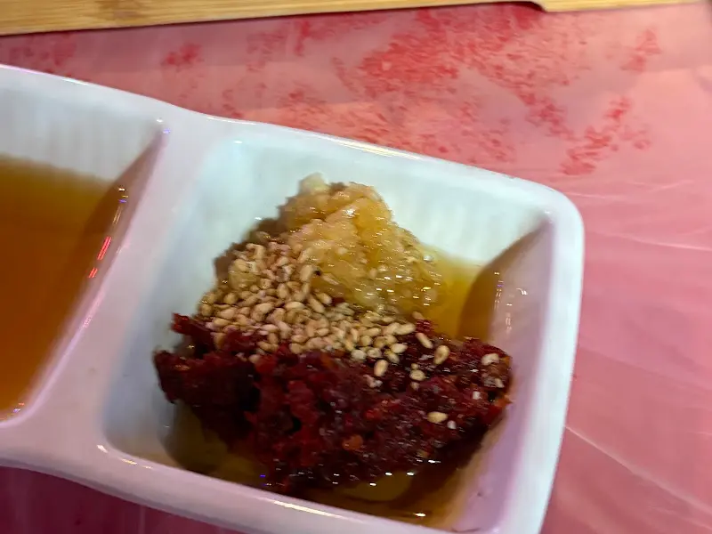 다채로운 맛을 책임지는 꽃청 포차의 소스