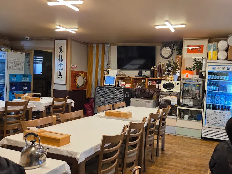 어락 식당 내부 모습