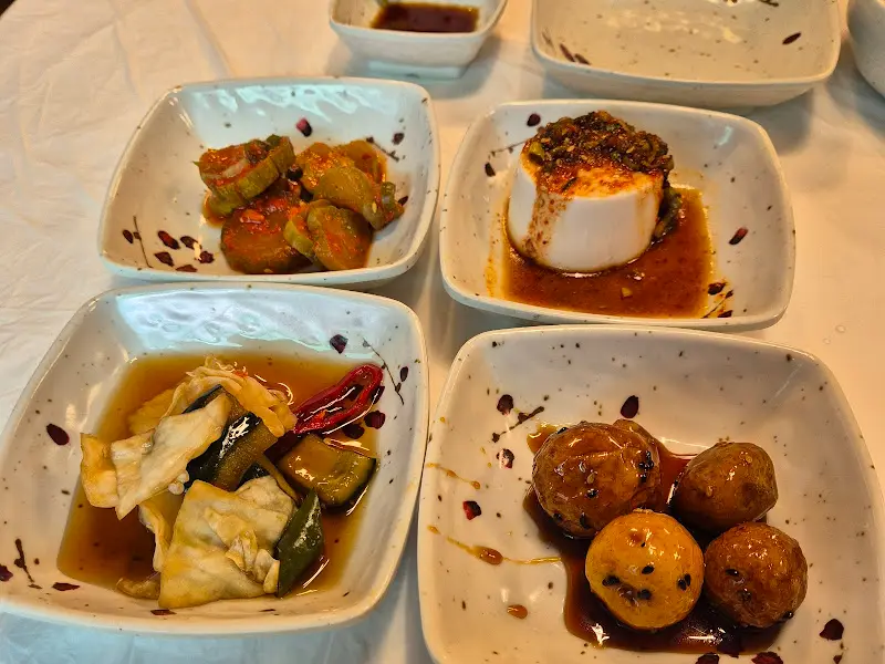 다양한 곁들임 반찬들