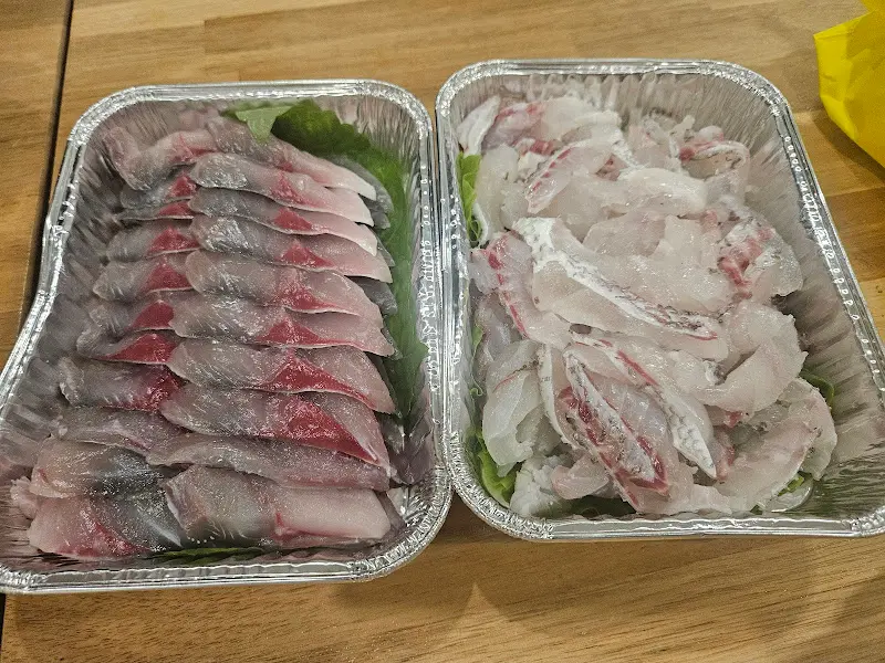 포장된 참돔회와 고등어회