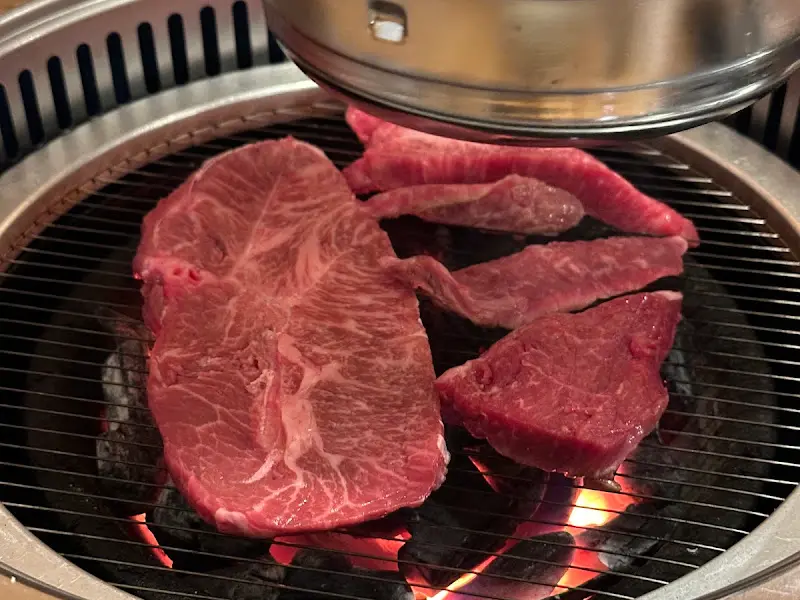 고기 굽는 모습