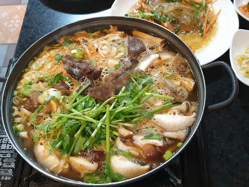 푸짐한 능이버섯전골 재료