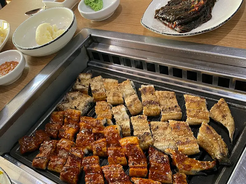 장어 굽는 모습