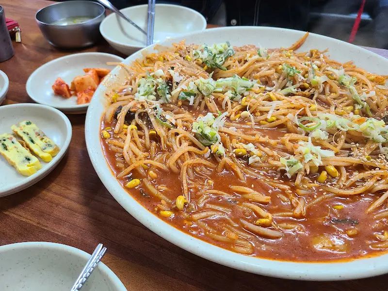 싱싱한 아구와 콩나물의 조화