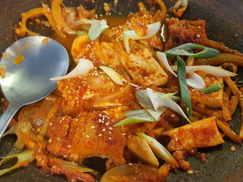 매콤한 두부 요리