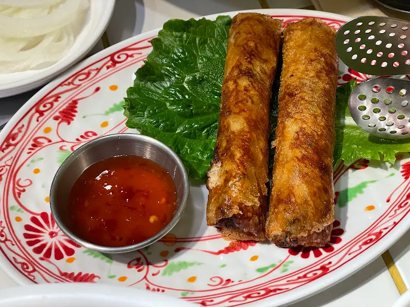 수제 짜조와 소스