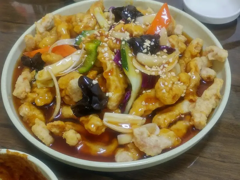 윤기 자르르 흐르는 탕수육