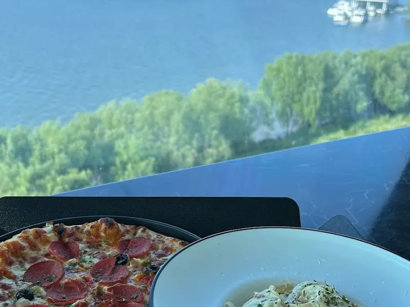 구름카페에서 바라본 음식 사진