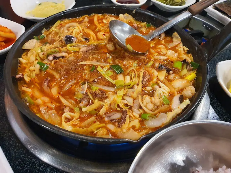 보글보글 끓는 낙곱새