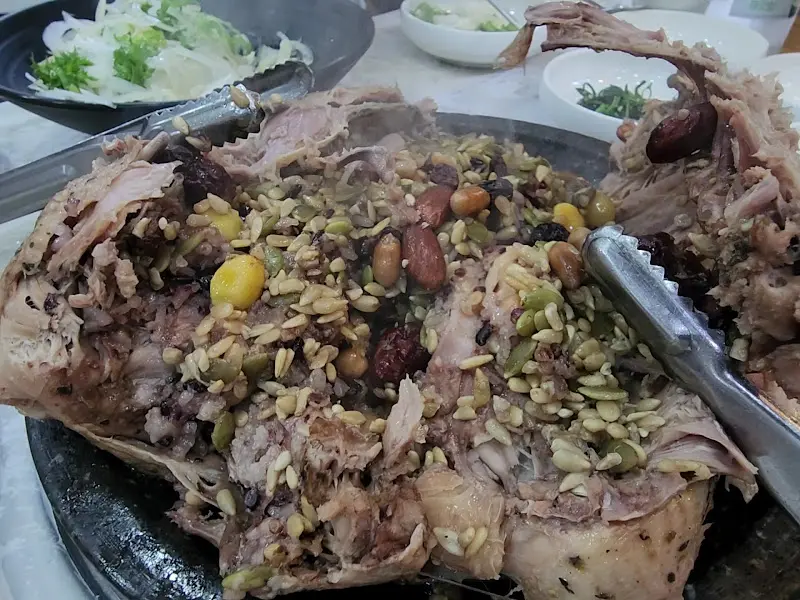 영양 가득한 오리 찰흙구이