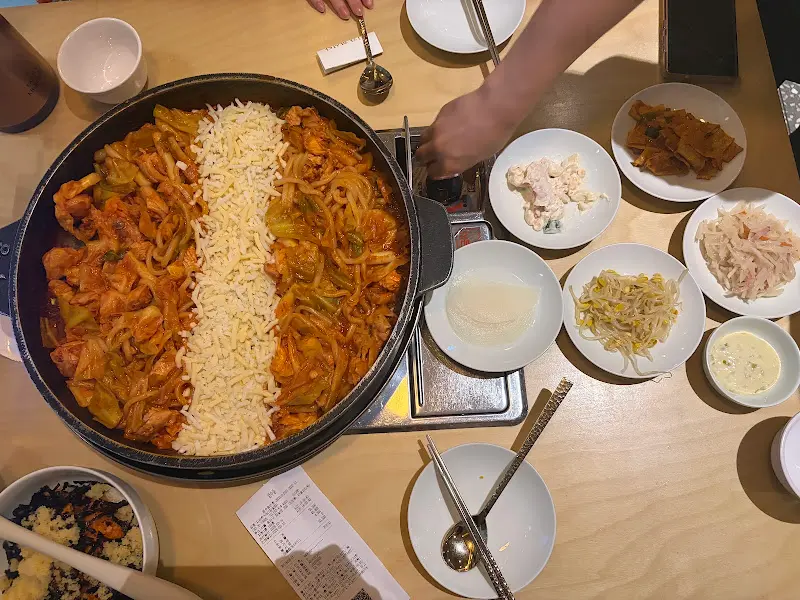 닭갈비 한 상 차림
