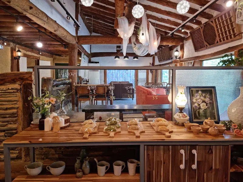 발리다방 내부 모습