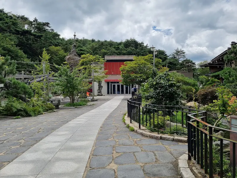 정갈하게 꾸며진 발리동천 정원의 모습