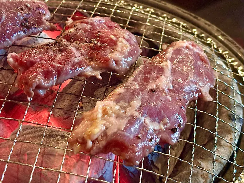 화로에 구워지는 양념 갈매기살