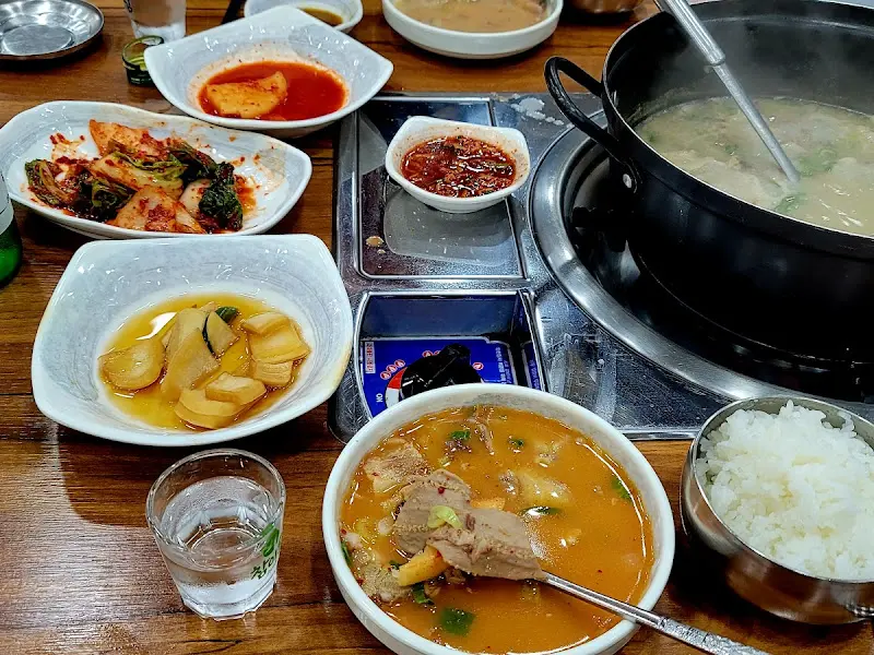 푸짐하게 차려진 한상