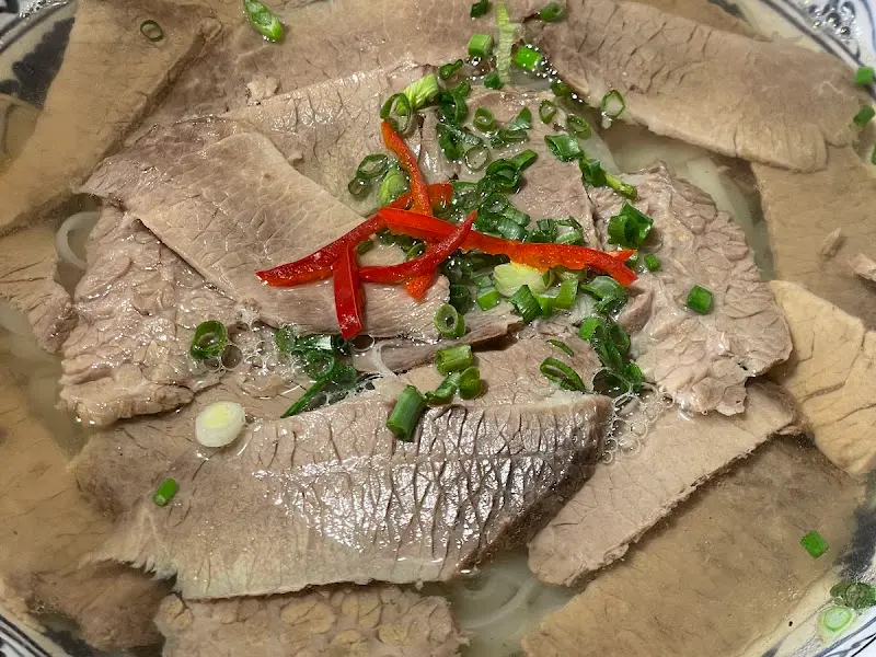 고기가 가득한 쌀국수