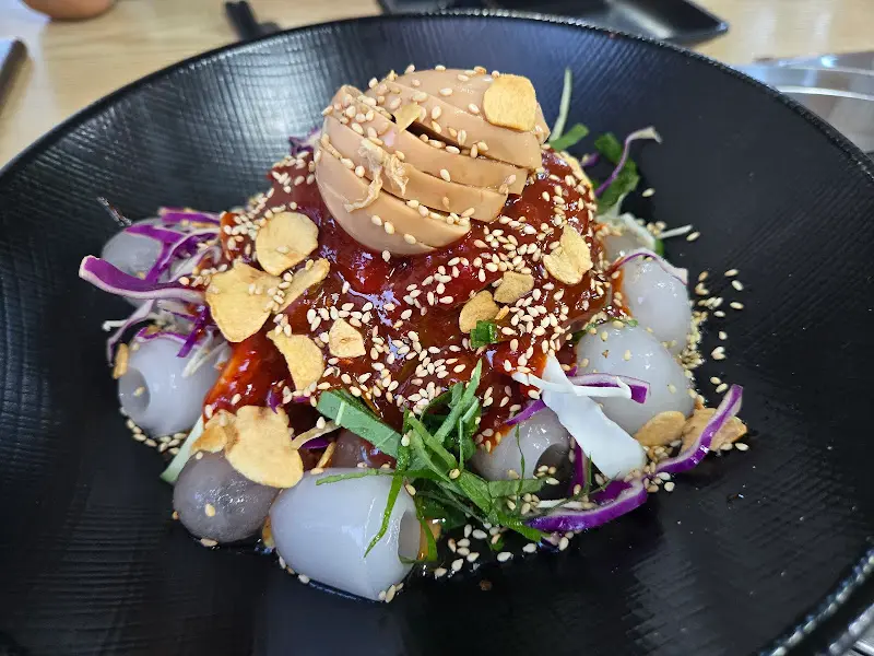 말고기 물회의 클로즈업 샷