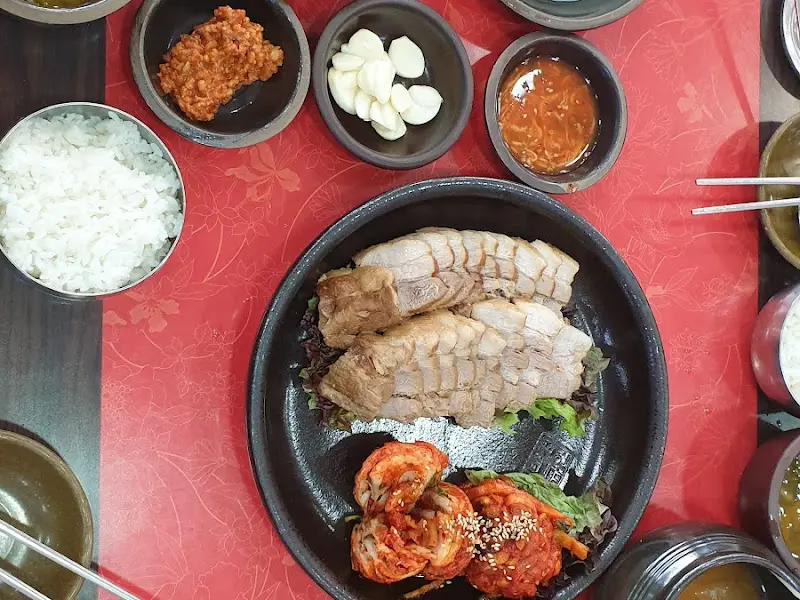 푸짐한 보쌈 한 상 차림