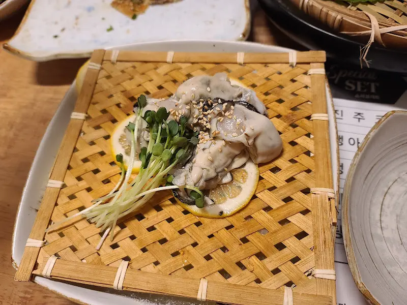 싱싱한 굴 요리