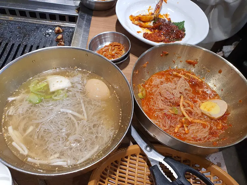 윤기가 흐르는 돼지갈비