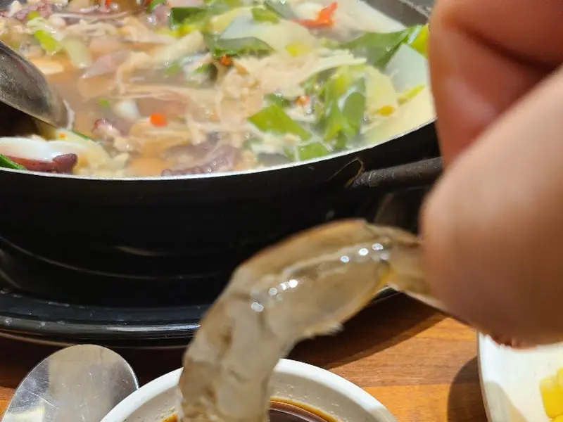 해물탕에 칼국수 사리 추가