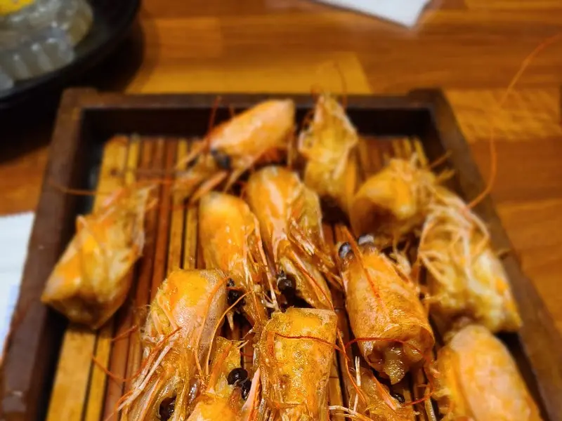 맛있게 구워진 새우