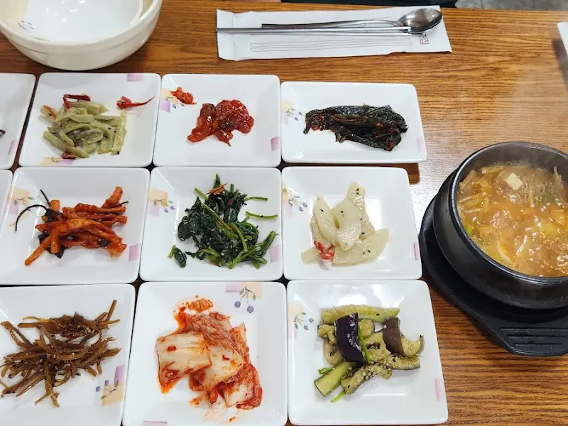 정갈한 밑반찬들