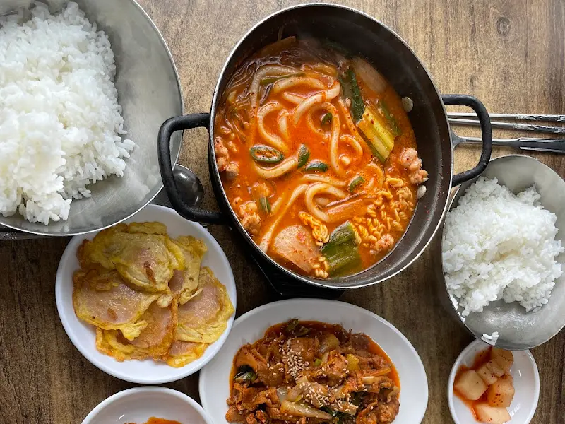 곱창전골과 두루치기