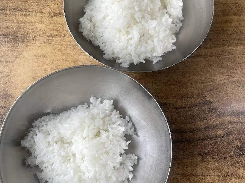 갓 지은 흰쌀밥