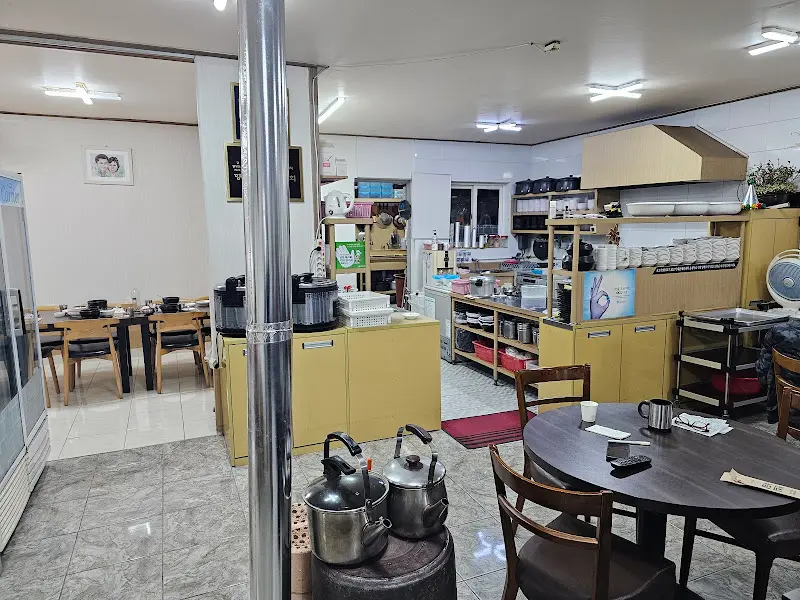 장수밥상 식당 내부 모습