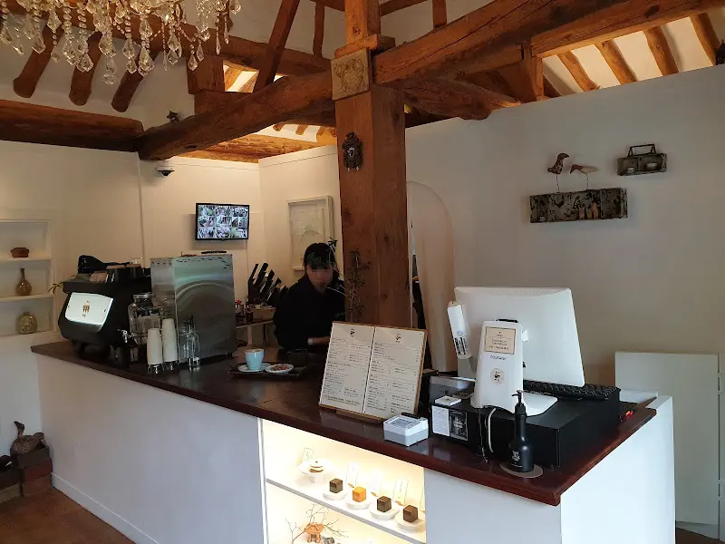 차경 카페의 카운터