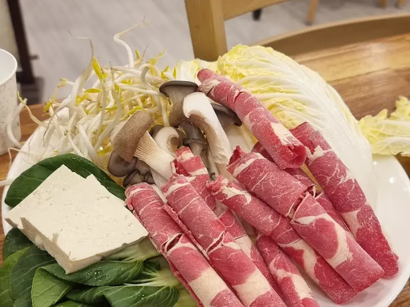 만두와 샤브샤브 재료