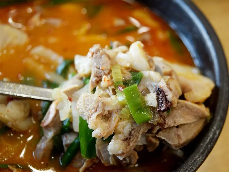 동춘사골순대국 고기