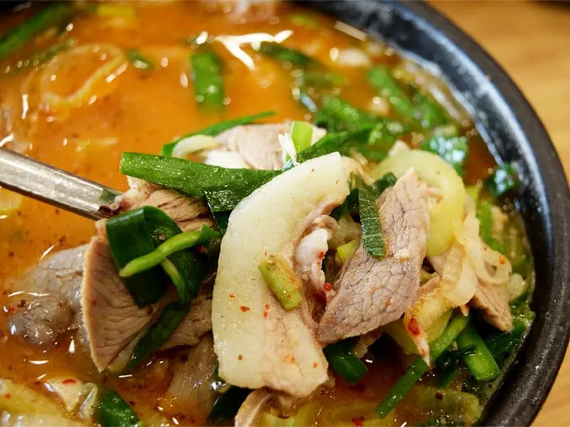 숟가락 위의 순대국