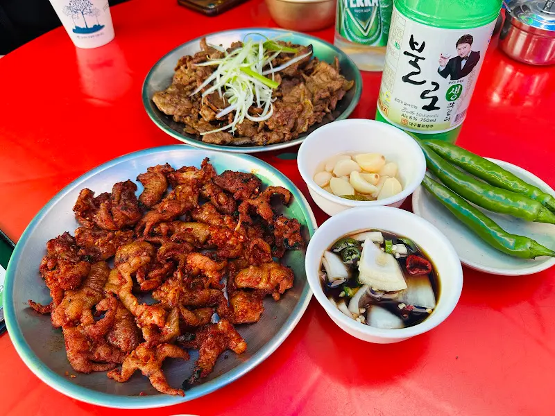 기와집식당 전경