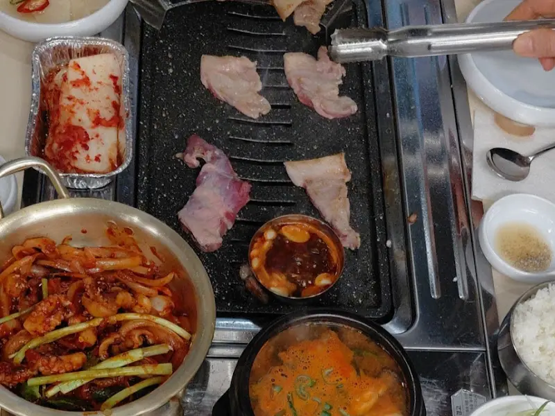 쭈꾸미와 함께 구워지는 삼겹살