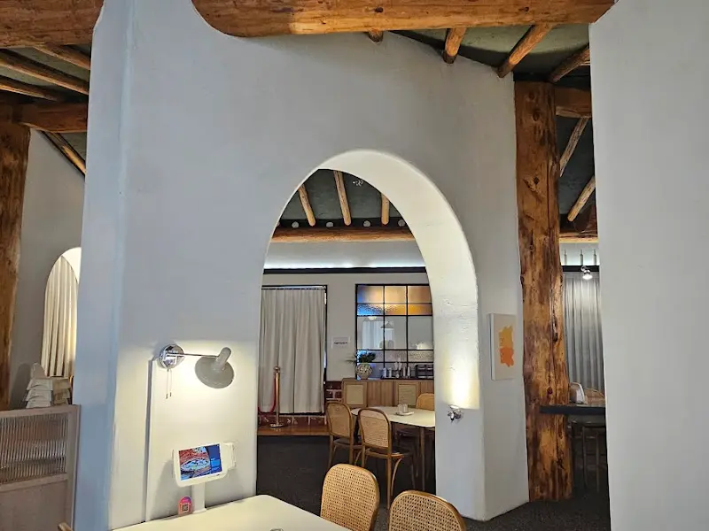 델씨엘로 내부 아치형 인테리어