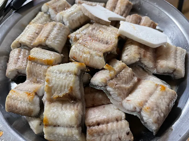 초벌된 장어