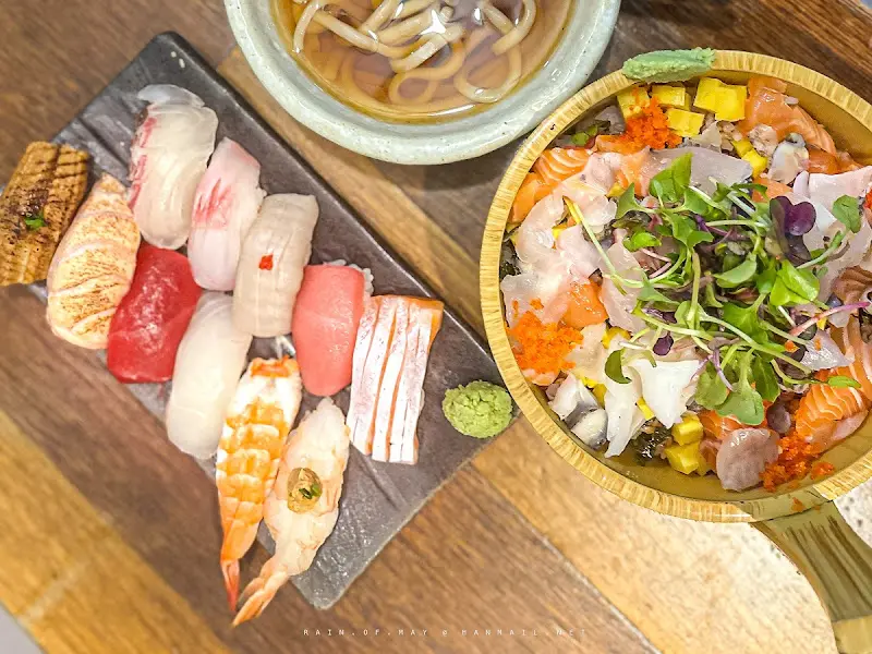 초밥과 흐트러진 덮밥, 그리고 우동