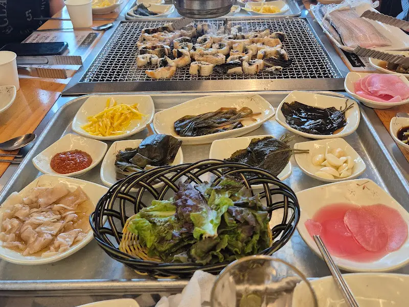 다 익은 장어구이 한 상 차림