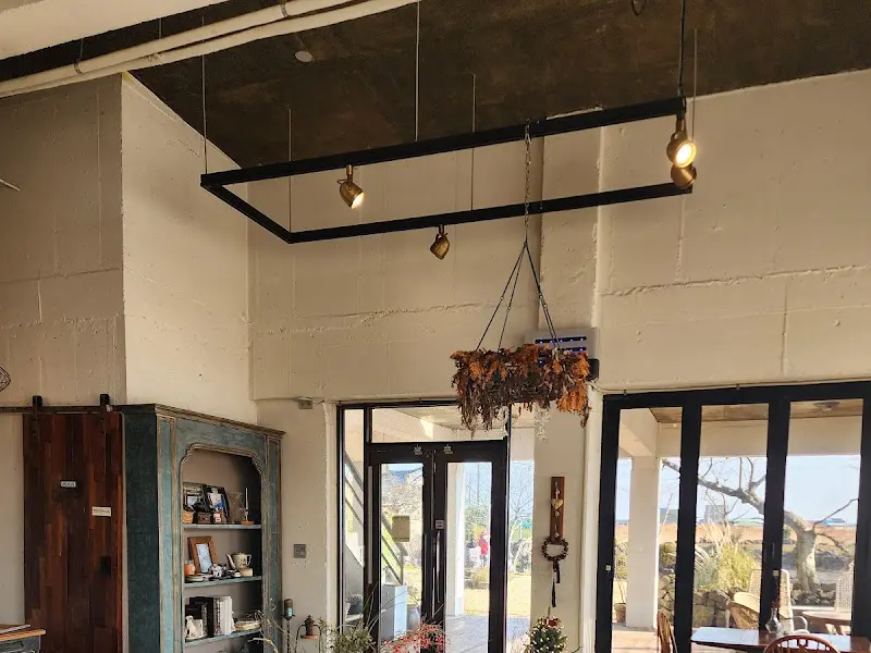 카페 내부 장식