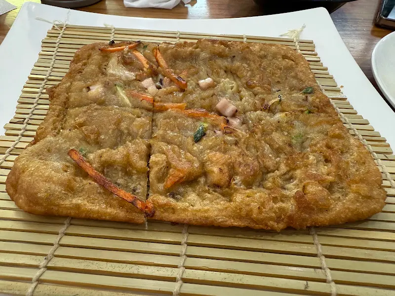 노릇노릇 구워진 도토리전