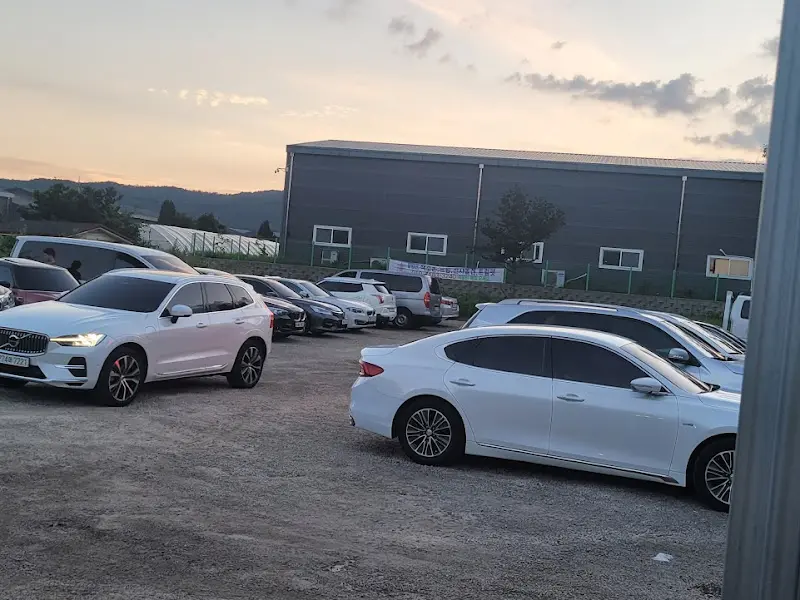 넓은 주차 공간