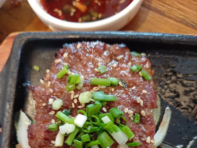 윤기가 흐르는 떡갈비