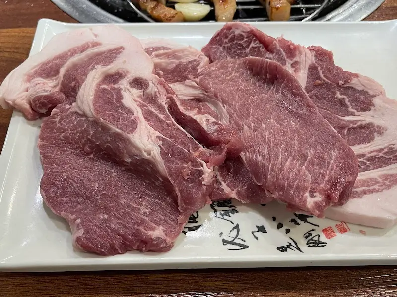 신선한 삼겹살의 근접 샷