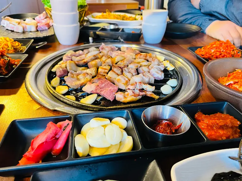 잘 구워진 돼지고기