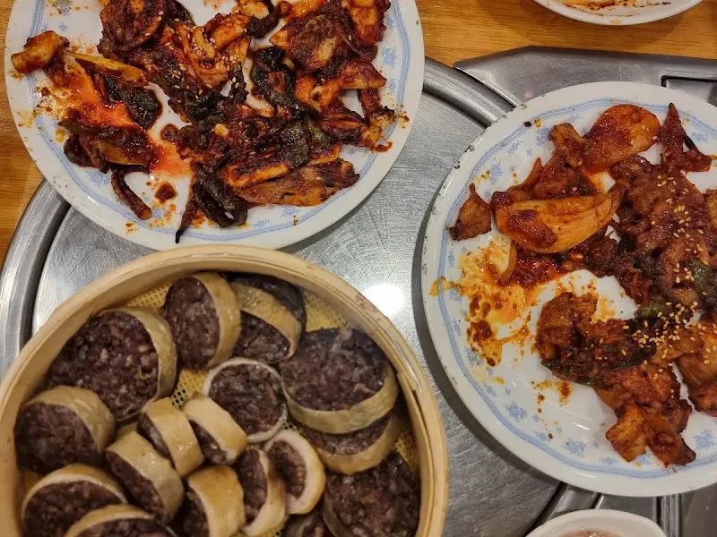 오징어볶음과 막창순대