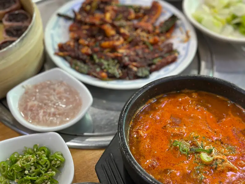 용궁순대 한 상 차림