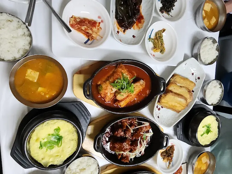 푸짐한 백반 한 상