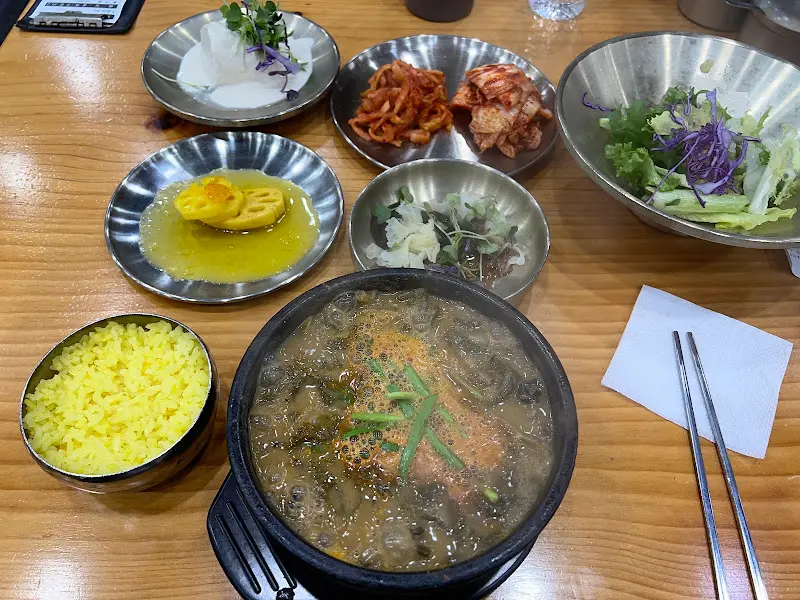 푸짐한 추어탕 한 상 차림